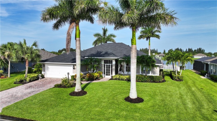 Meticulously maintained 4BD/3BA, lakefront home that is quiet - Beach Home for sale in Vero Beach, Florida on Beachhouse.com