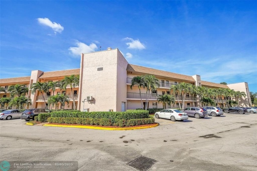 Totally remodeled 2/2 condo from top to bottom in Sunrise Lakes - Beach Condo for sale in Sunrise, Florida on Beachhouse.com