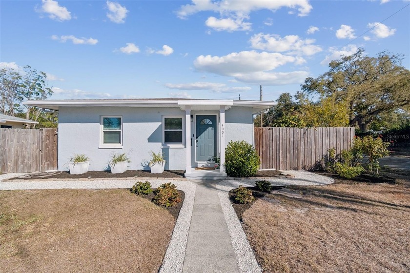 Under contract-accepting backup offers. Welcome to this adorable - Beach Home for sale in St. Petersburg, Florida on Beachhouse.com