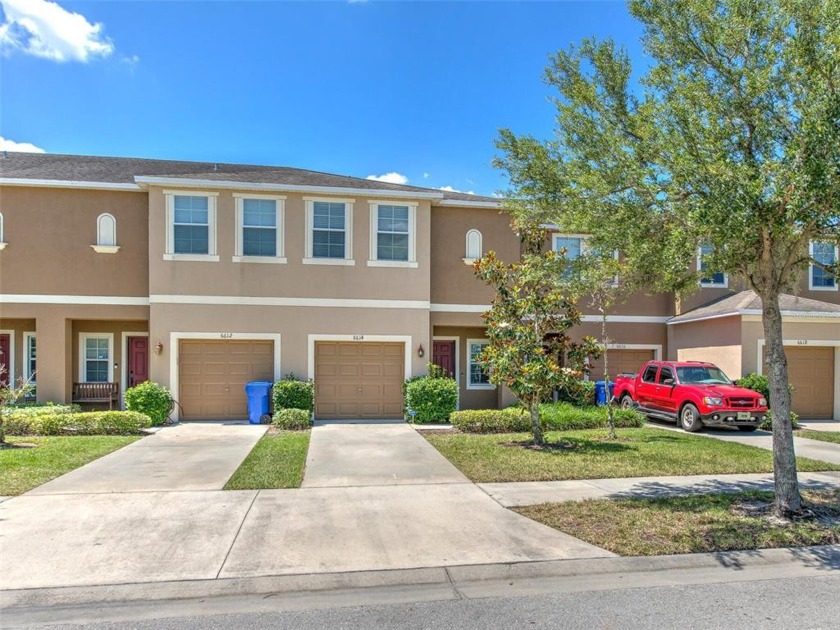 Oak Creek Waterfront! Welcome to Pine Ridge.  Enjoy a - Beach Townhome/Townhouse for sale in Riverview, Florida on Beachhouse.com