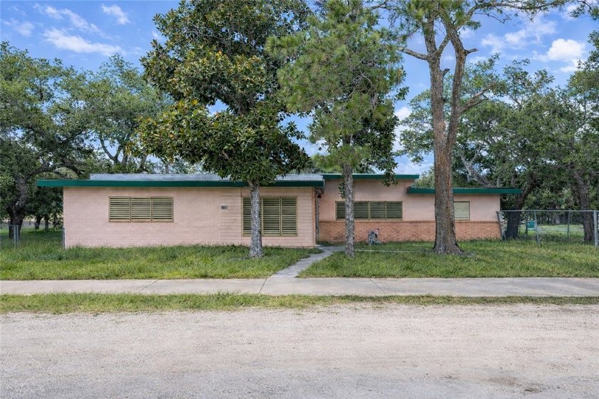 Large building located on a spacious corner lot in Aransas Pass - Beach Home for sale in Aransas Pass, Texas on Beachhouse.com