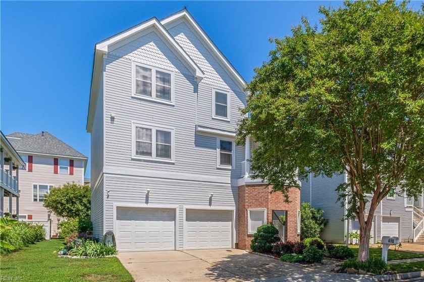 Gorgeous custom-built 2,750 SF, 3-story transitional beach house - Beach Home for sale in Norfolk, Virginia on Beachhouse.com