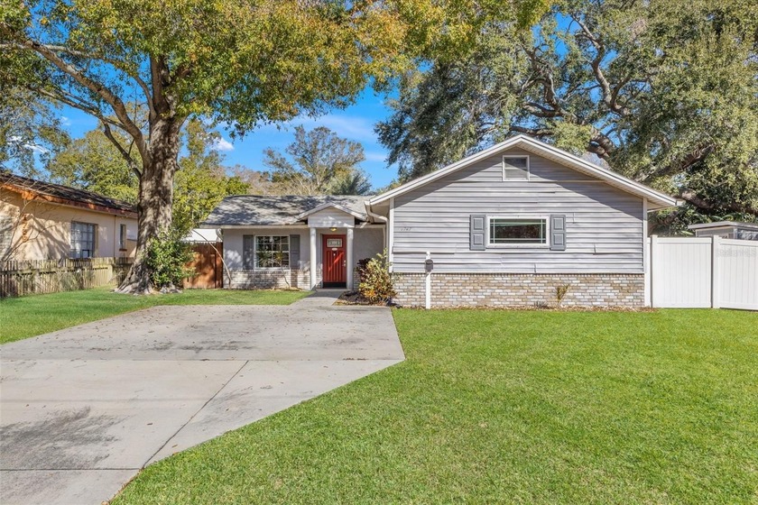 RARE FIND! A DOUBLE LOT totaling almost 1/3 of an acre in the - Beach Home for sale in St. Petersburg, Florida on Beachhouse.com