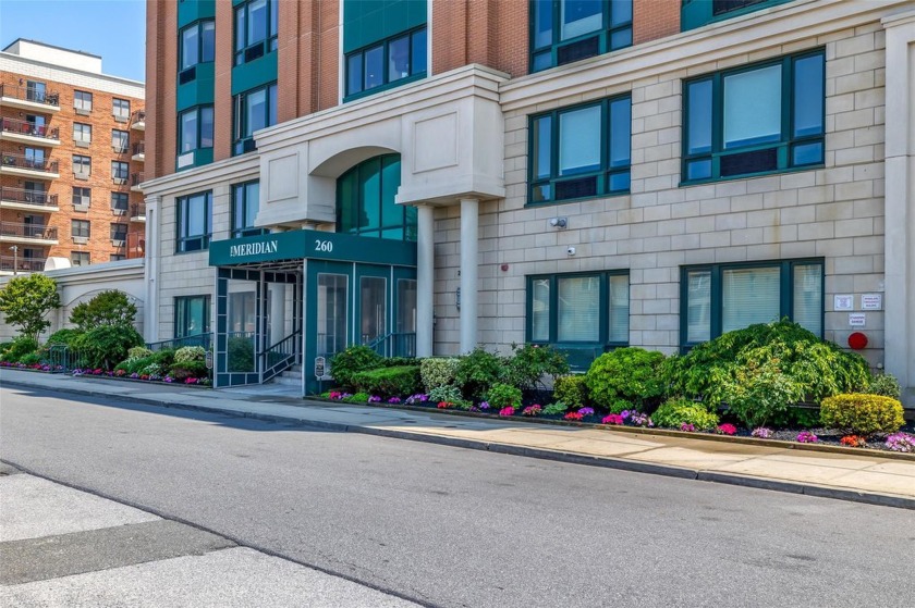 Experience the luxury of The Meridian. Situated oceanfront in - Beach Condo for sale in Long Beach, New York on Beachhouse.com