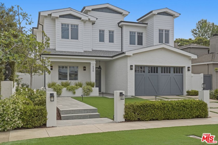 Set in the coveted El Medio Bluffs neighborhood of Pacific - Beach Home for sale in Pacific Palisades, California on Beachhouse.com
