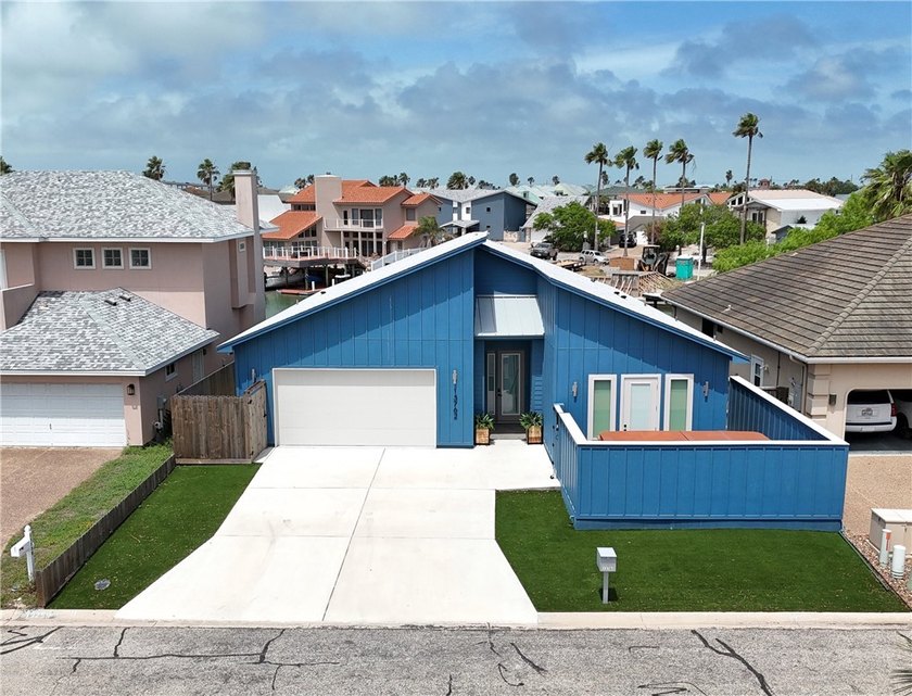 ULTIMATE CUSTOM WATERFRONT HOME.Step into a home where every - Beach Home for sale in Corpus Christi, Texas on Beachhouse.com