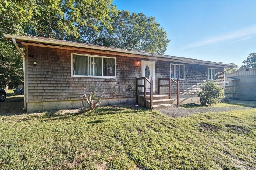 Come see this 3br, 2bth Ranch home which facilitates a Master - Beach Home for sale in Southampton, New York on Beachhouse.com