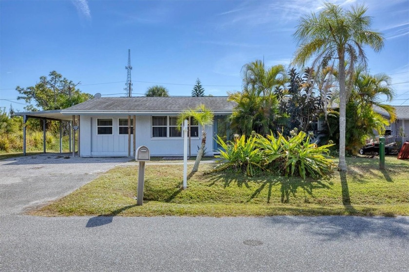 Don't miss out on this cute, cozy 3-bedroom, 3-bath home - Beach Home for sale in Englewood, Florida on Beachhouse.com