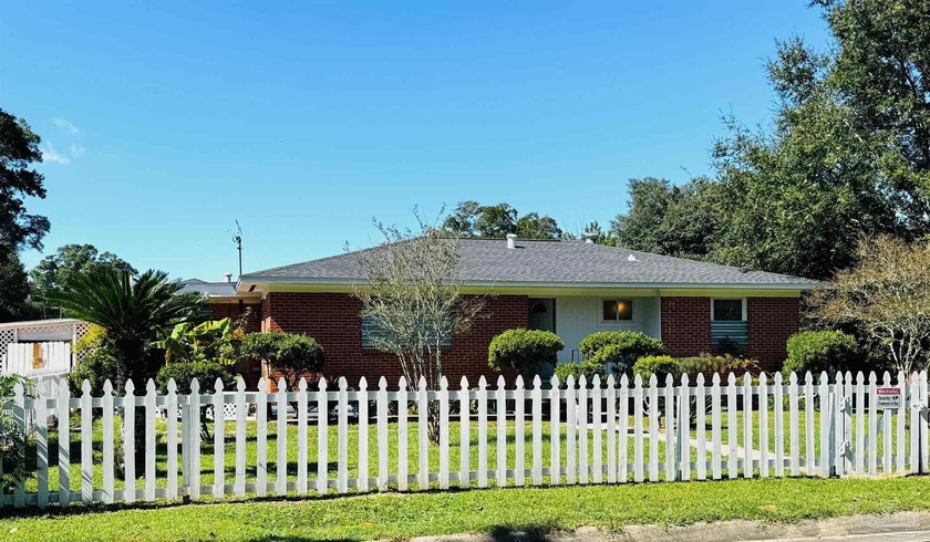 PRICE REDUCED!!! MOTIVATED SELLER!!! ALL OFFERS ARE WELCOME!!! - Beach Home for sale in Pensacola, Florida on Beachhouse.com