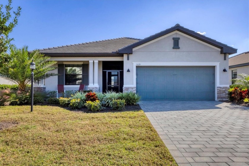 Don't miss this rare chance to own a move-in ready jewel in the - Beach Home for sale in Bradenton, Florida on Beachhouse.com
