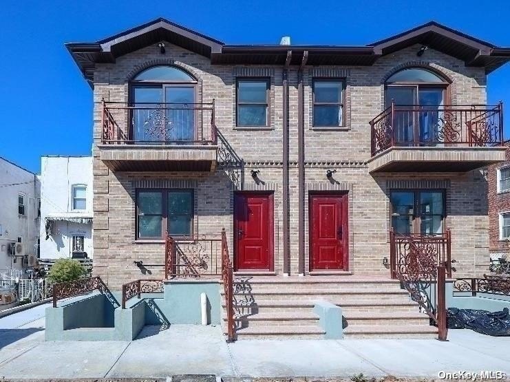 Beautiful Brand New Large 2 Dwelling Brick House With Modern - Beach Townhome/Townhouse for sale in New York, New York on Beachhouse.com