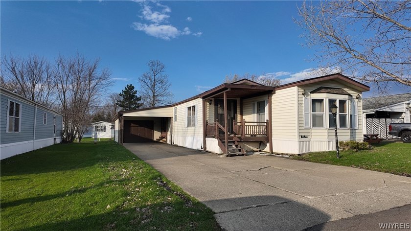 Welcome to easy living in Eaglecrest Mobile Home Park! This - Beach Home for sale in Hamburg, New York on Beachhouse.com
