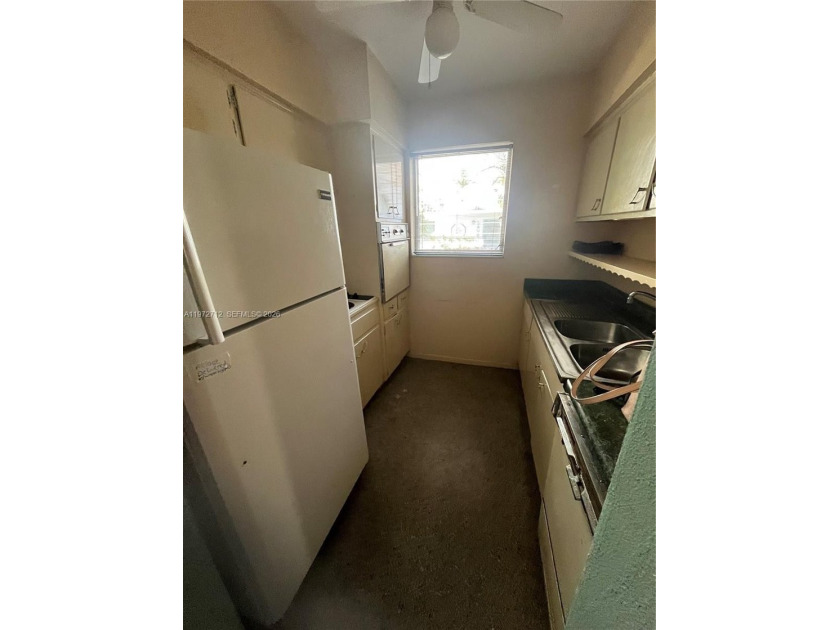 LOCATION LOCATION! First floor 2/1 available in a small quaint - Beach Other for sale in Fort Lauderdale, Florida on Beachhouse.com