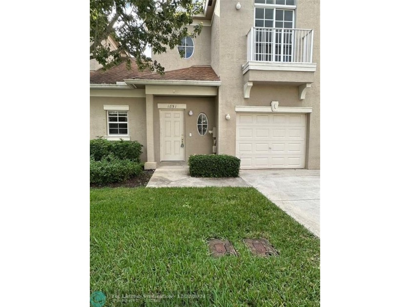 Welcome Home to this beautiful Townhome that features 3 bedrooms - Beach Townhome/Townhouse for sale in Vero Beach, Florida on Beachhouse.com