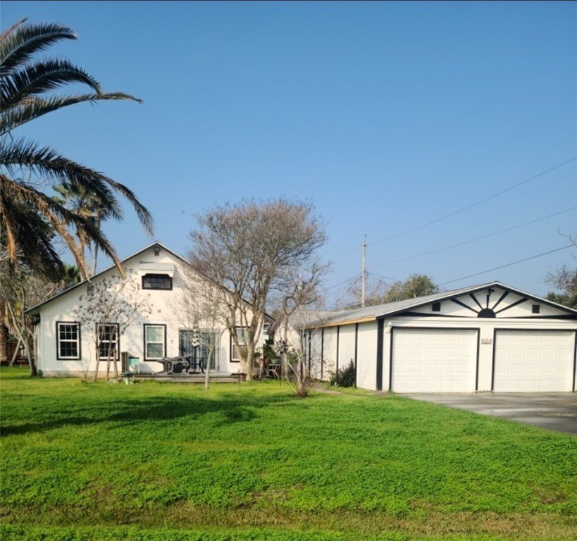If your looking for lots of space to enjoy the serene - Beach Home for sale in Rockport, Texas on Beachhouse.com