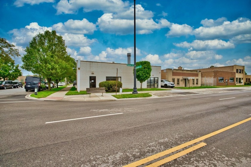 Skokie's commercial industrial and business corridor. A very - Beach Commercial for sale in Skokie, Illinois on Beachhouse.com