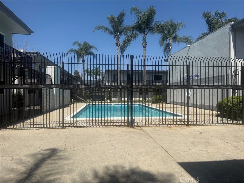 Welcome to the city long great opportunity to own this 2 bed two - Beach Condo for sale in Long Beach, California on Beachhouse.com