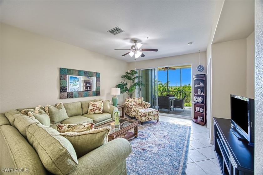 This beautiful 2-bedroom, 2-bathroom turnkey condo offers the - Beach Condo for sale in Fort Myers, Florida on Beachhouse.com