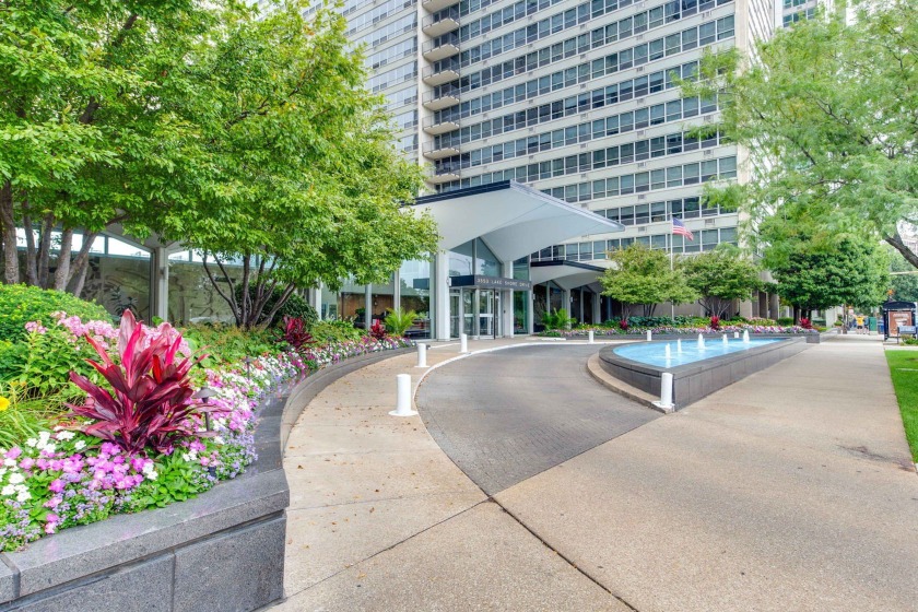 Welcome to this charming one bedroom, one bath condo with a - Beach Condo for sale in Chicago, Illinois on Beachhouse.com