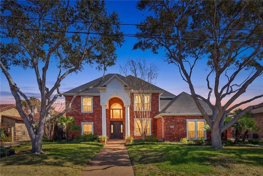 Situated on large lot (approx 15,000 sq ft) with pool/spa this - Beach Home for sale in Corpus Christi, Texas on Beachhouse.com