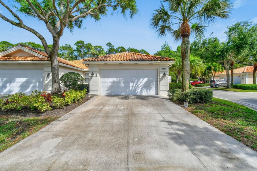 PRICED TO MOVE!  Bright, well-maintained villa at the edge of - Beach Townhome/Townhouse for sale in West Palm Beach, Florida on Beachhouse.com