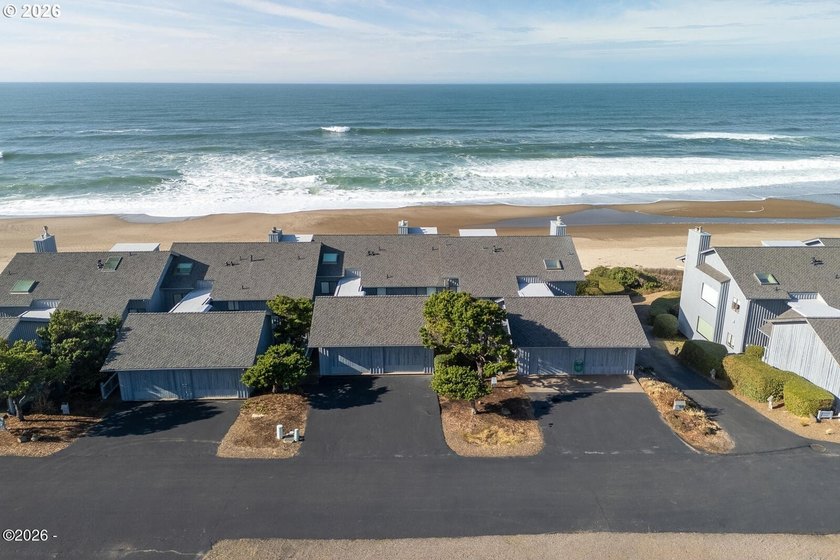 Stunning oceanfront condo in the highly desirable Searidge gated - Beach Condo for sale in Depoe Bay, Oregon on Beachhouse.com