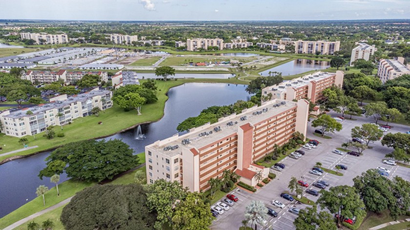 Spectacular lake views abound in this waterfront condominium - Beach Condo for sale in Delray Beach, Florida on Beachhouse.com