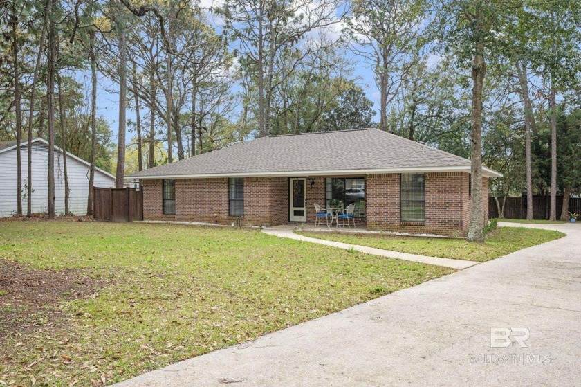 Welcome to the Lake Forest subdivision in charming Daphne - Beach Home for sale in Daphne, Alabama on Beachhouse.com