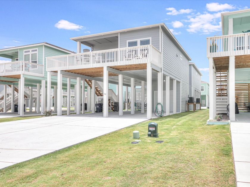 Ocean Breeze offers a boat washing station, waterviews, and - Beach Vacation Rentals in Rockport, Texas on Beachhouse.com