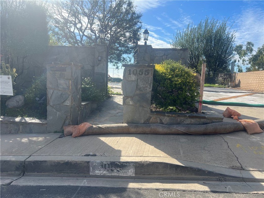 An exceptional opportunity to own a rare residential vacant lot - Beach Lot for sale in Pacific Palisades, California on Beachhouse.com