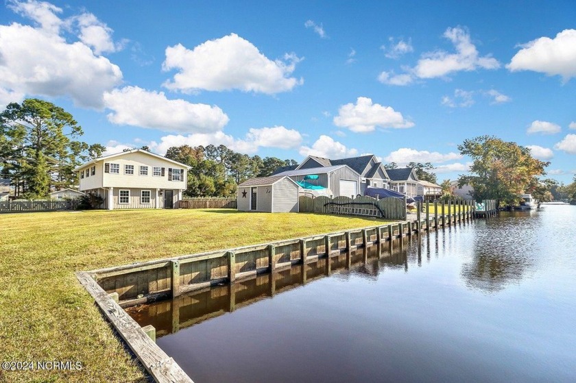 Discover your freshly painted home featuring two inviting - Beach Home for sale in Moyock, North Carolina on Beachhouse.com