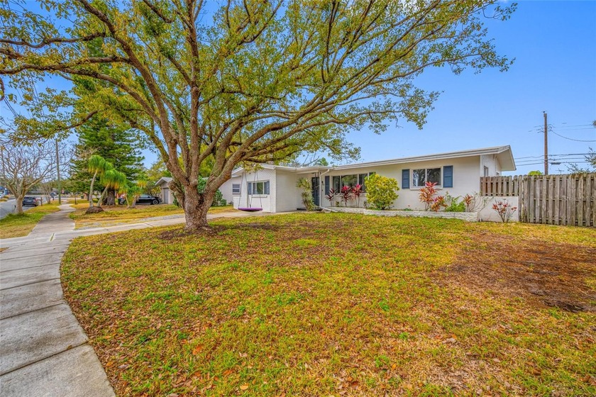 Now ready for you to move right in! Tucked just off Main Street - Beach Home for sale in Dunedin, Florida on Beachhouse.com