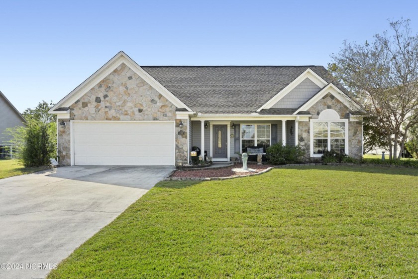 Stop scrolling and check this out!  This one-level home is - Beach Home for sale in Hampstead, North Carolina on Beachhouse.com