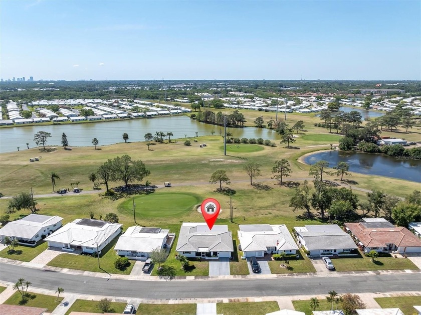 This stunning 2 bedroom, 2 bath, 1 car garage, 1649 sq. ft. home - Beach Home for sale in Pinellas Park, Florida on Beachhouse.com