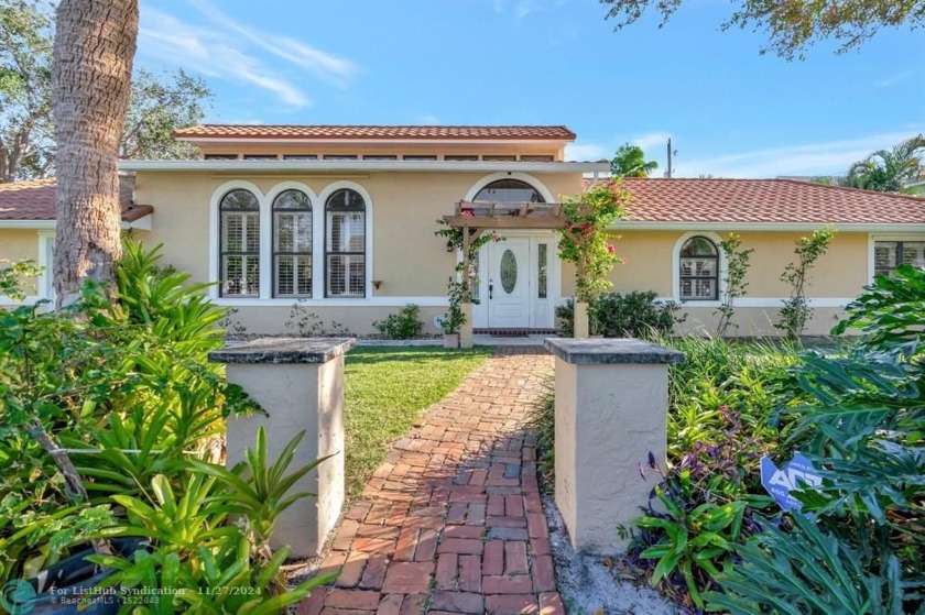 Immaculate home w/ open floor plan, 15' ceilings & oversized - Beach Home for sale in Hobe Sound, Florida on Beachhouse.com