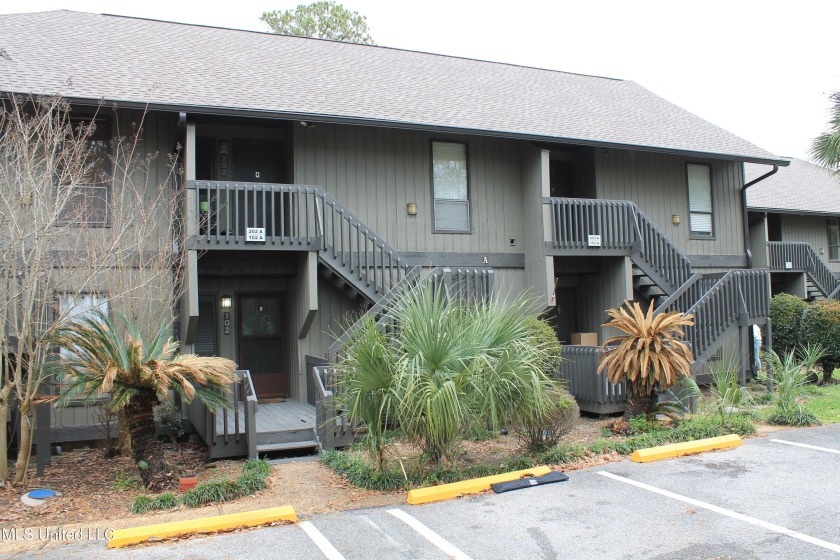 Don't miss out on this inviting ground-level condo offering - Beach Condo for sale in Diamondhead, Mississippi on Beachhouse.com