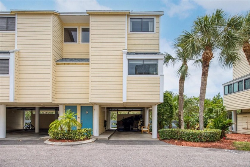 Welcome home to the wonderful waterfront community of Island - Beach Townhome/Townhouse for sale in Tarpon Springs, Florida on Beachhouse.com