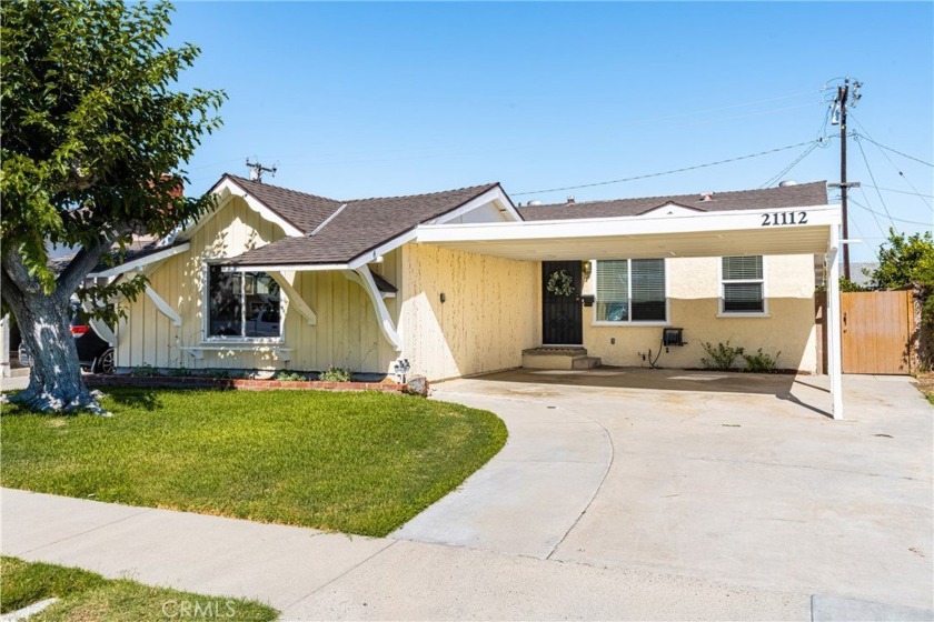 Your new home awaits! This 4 bed, 2 bath home is located in a - Beach Home for sale in Lakewood, California on Beachhouse.com