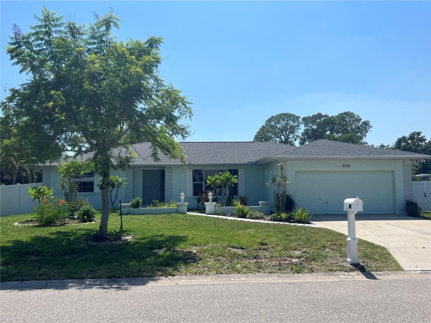 Gorgeous 3 bedroom, 2 bath pool home in highly desirable - Beach Home for sale in Ellenton, Florida on Beachhouse.com