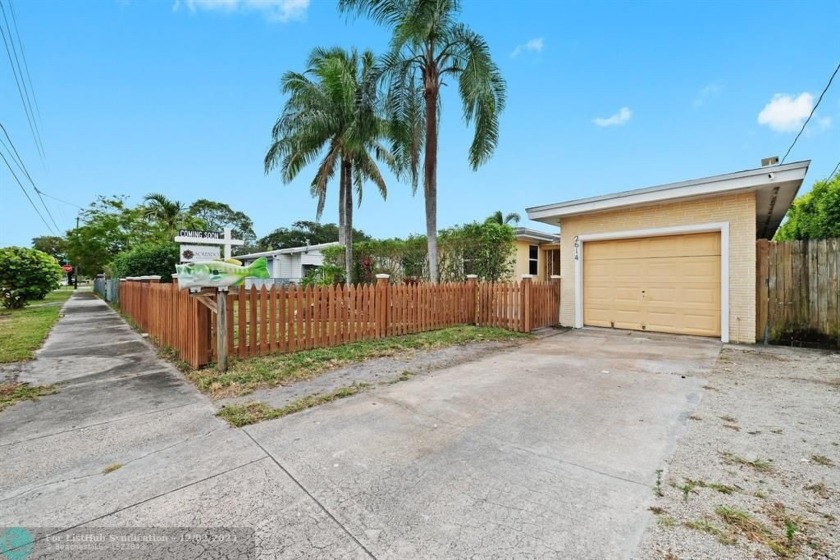 Welcome to this charming 4-bedroom, 3-bathroom waterfront home - Beach Home for sale in Hollywood, Florida on Beachhouse.com