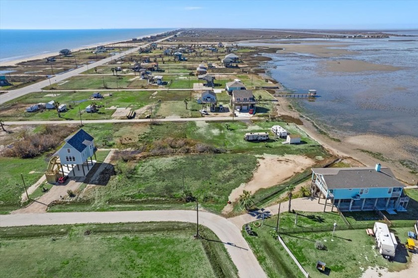 Stunning  bayside lot on Bolivar Peninsula. Prime location on - Beach Lot for sale in Gilchrist, Texas on Beachhouse.com