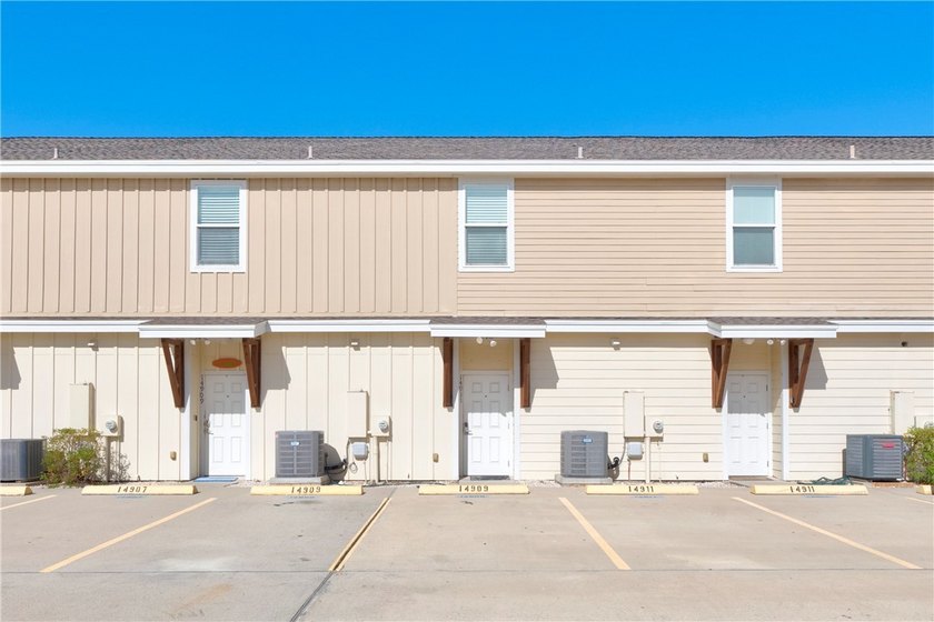 Well decorated two bedroom three bathroom townhome that sleeps - Beach Townhome/Townhouse for sale in Corpus Christi, Texas on Beachhouse.com