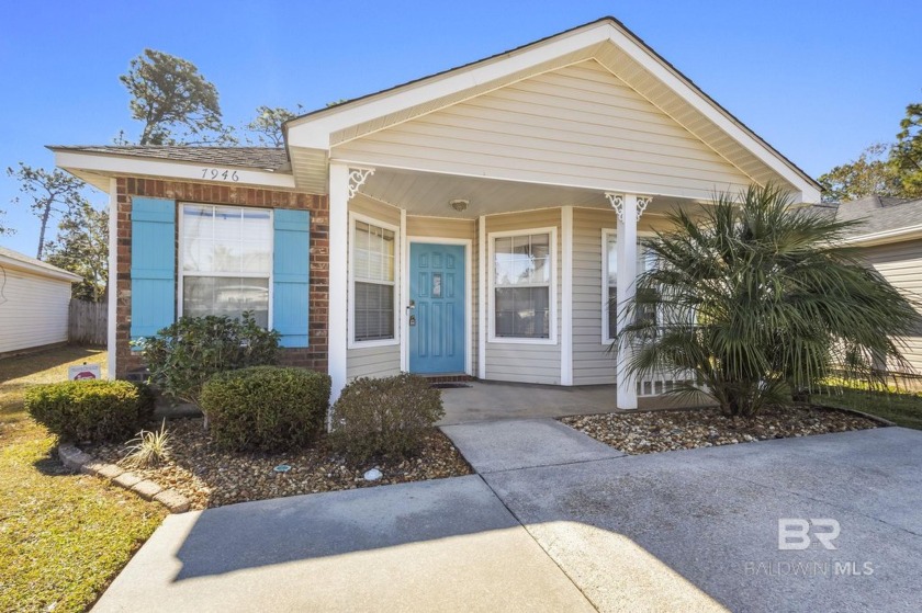 Beachy Bungalow in Foley! Welcome to this charming 3-bedroom - Beach Home for sale in Foley, Alabama on Beachhouse.com