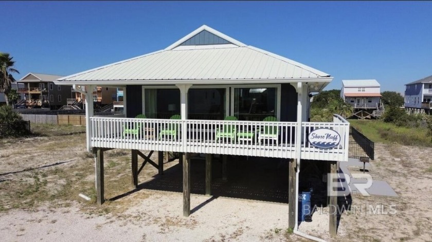 Welcome home to this absolutely adorable beach cottage! This - Beach Home for sale in Gulf Shores, Alabama on Beachhouse.com