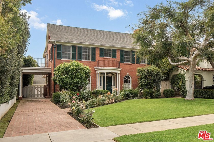 1925 Colonial Revival residence offering an opportunity to - Beach Home for sale in Santa Monica, California on Beachhouse.com