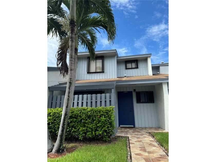 *Price Adjusted* Great opportunity to own this Immaculate 2 - Beach Townhome/Townhouse for sale in Hollywood, Florida on Beachhouse.com