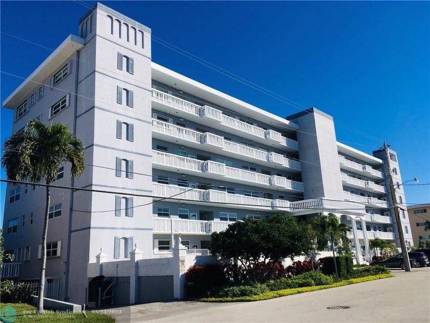 Spotless & completely renovated. 1300 SQFT open concept - Beach Condo for sale in Fort Lauderdale, Florida on Beachhouse.com