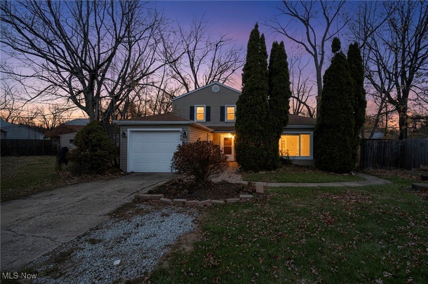 Looking for a 3-bed single-family in Eastlake under $100K? This - Beach Home for sale in Eastlake, Ohio on Beachhouse.com
