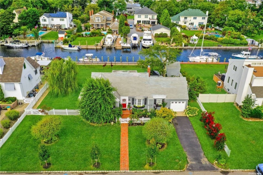 Waterfront Paradise in the Sought After Sequams Colony. Have you - Beach Home for sale in West Islip, New York on Beachhouse.com