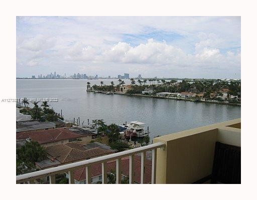 VERY SPACIOUS ONE BEDROOM AND ONE BATHROOM UNIT WITH HALF BATH - Beach Condo for sale in North  Bay  Village, Florida on Beachhouse.com